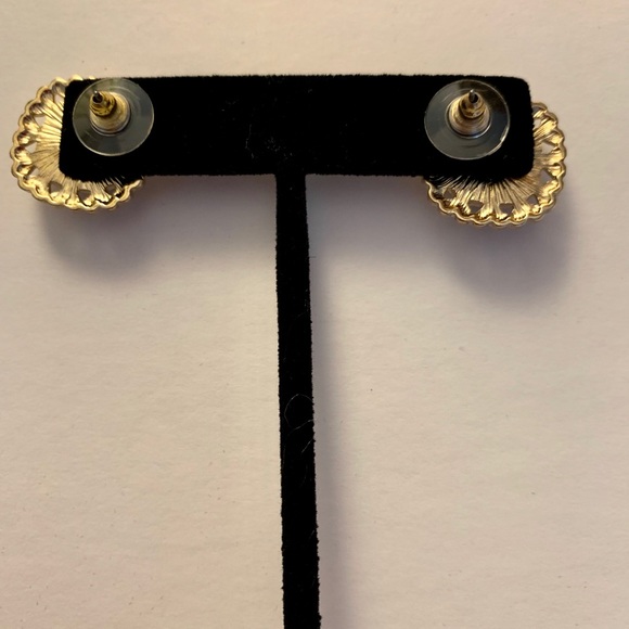 Stud Classic Earrings - Picture 3 of 4